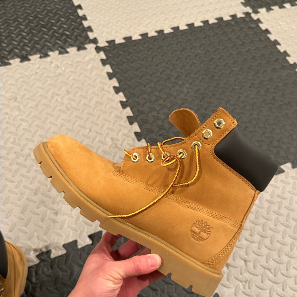 Timberland Boots - Picture 5 of 8